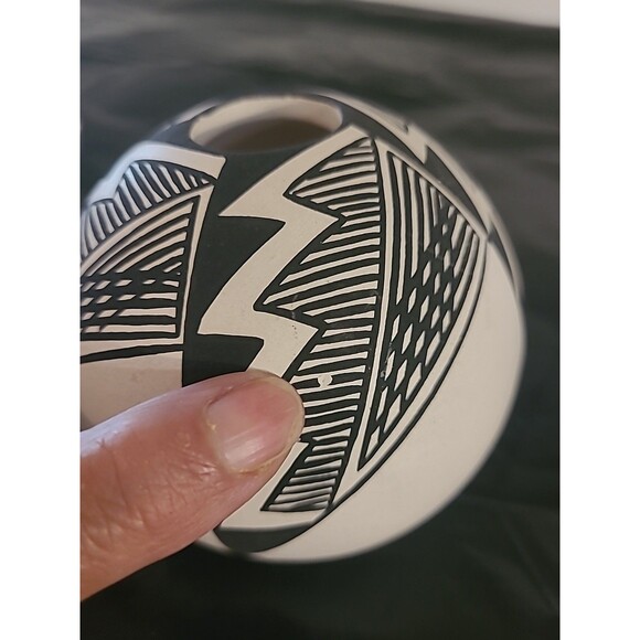 Acoma Pueblo Native American Indian Geometric Pottery Vtg Seed Pot Round Signed - Picture 7 of 8